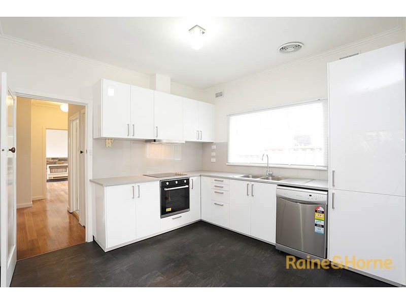 10 Warrs Road, Maribyrnong VIC 3032