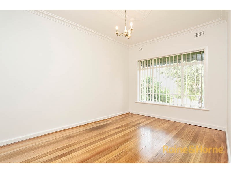 10 Warrs Road, Maribyrnong VIC 3032