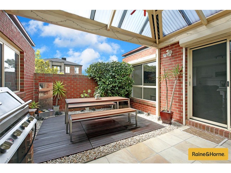 2 Navy Close, Maribyrnong VIC 3032