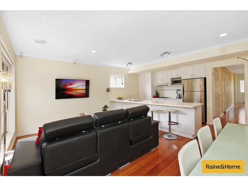 2 Navy Close, Maribyrnong VIC 3032
