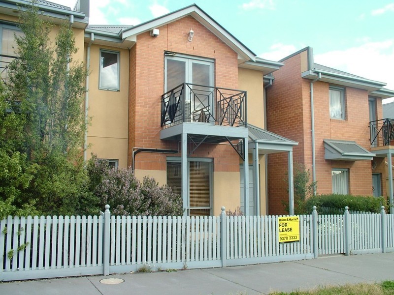 20 Waterford Avenue, Maribyrnong VIC 3032