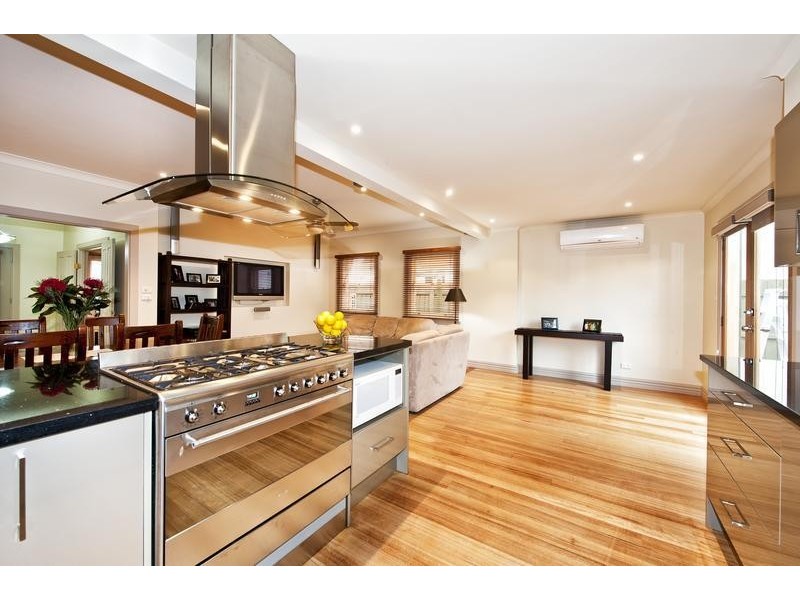 4 Burns Street, Maidstone VIC 3012