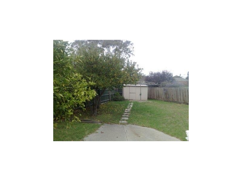 4 Urana Drive, Keilor East VIC 3033