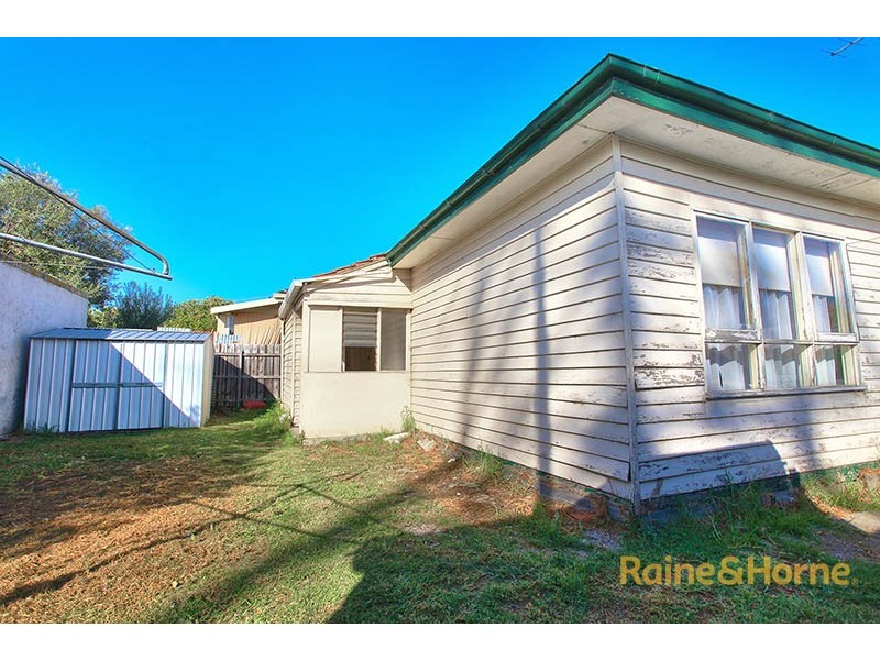 8 Oakland Street, Maribyrnong VIC 3032