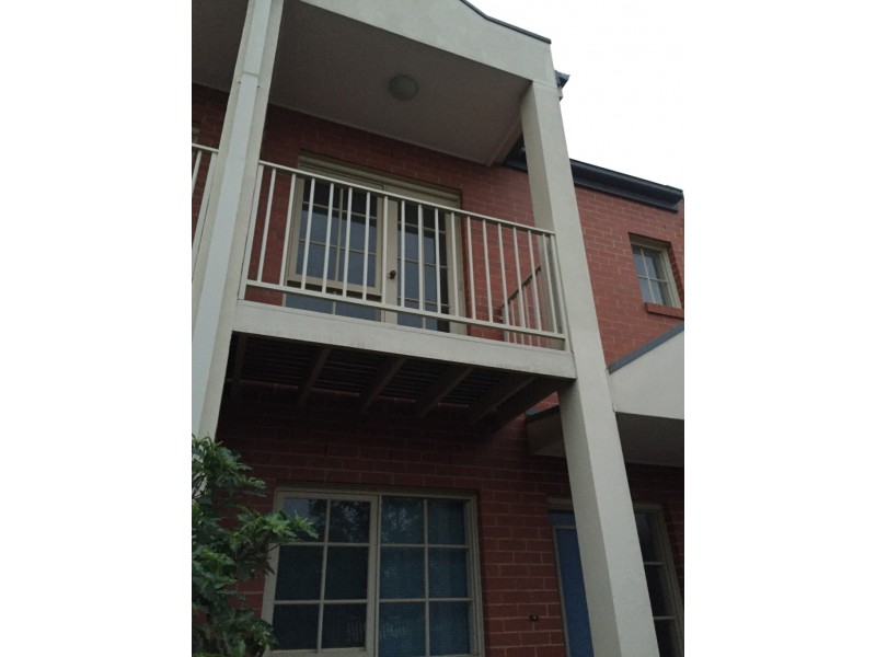 24 Calwell Street, Kensington VIC 3031