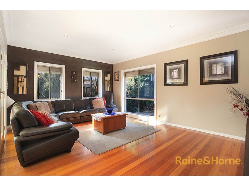 15 Sturrock Court, Mill Park VIC 3082