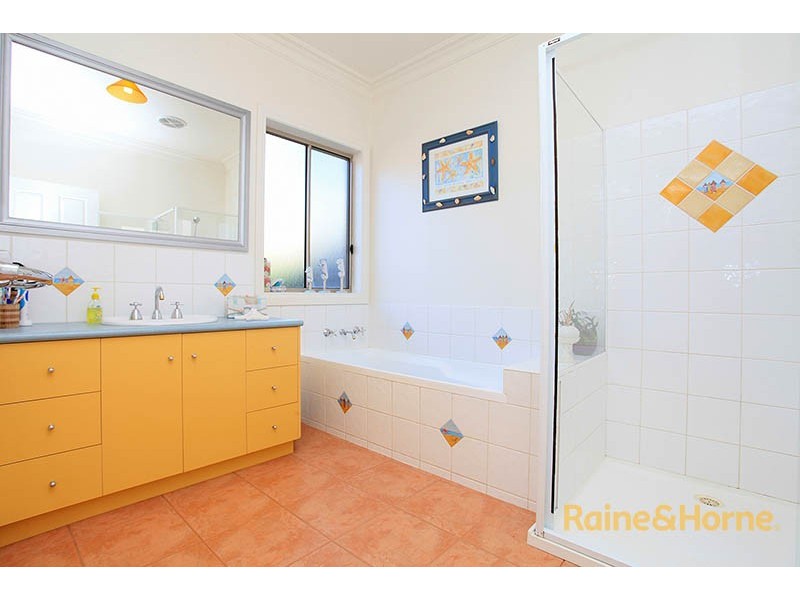 15 Sturrock Court, Mill Park VIC 3082