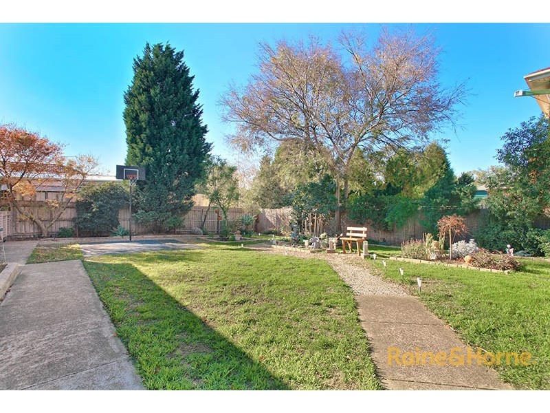 15 Sturrock Court, Mill Park VIC 3082