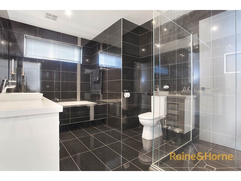 2 Pier Lane, Maribyrnong VIC 3032