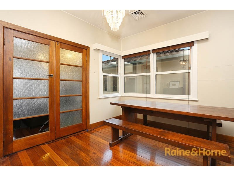 27 Hillside Crescent, Maribyrnong VIC 3032