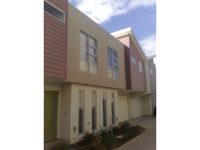 9/10 Rosamond Road, Maidstone VIC 3012