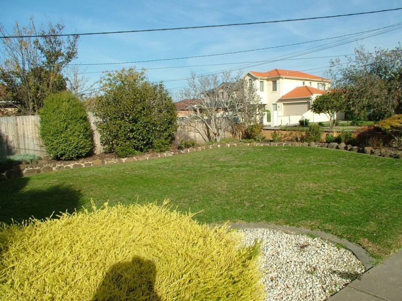 20 Riverview Street, Avondale Heights VIC 3034