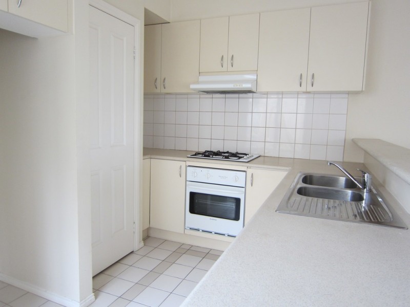 27 McNamara Mews, Kensington VIC 3031