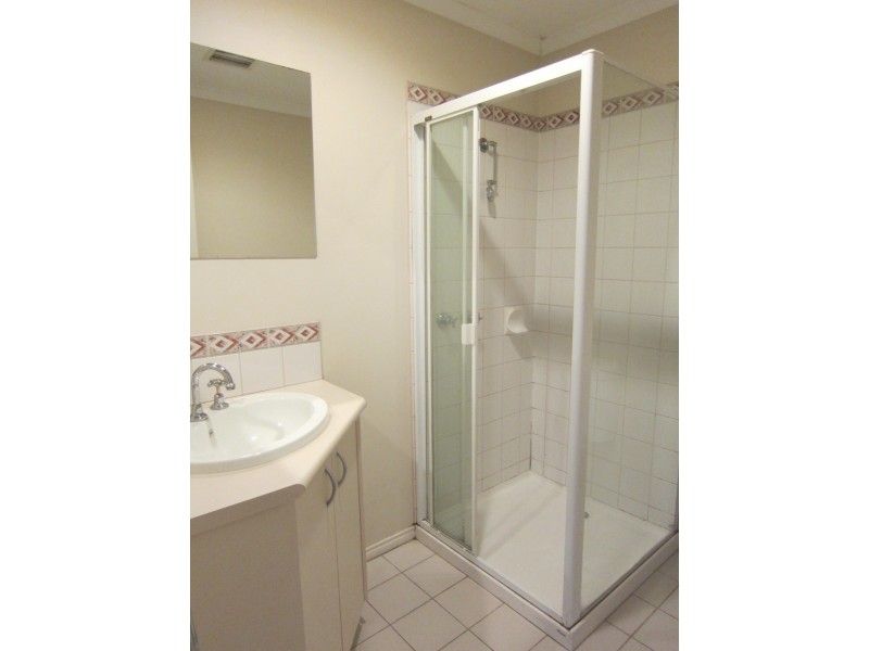 27 McNamara Mews, Kensington VIC 3031