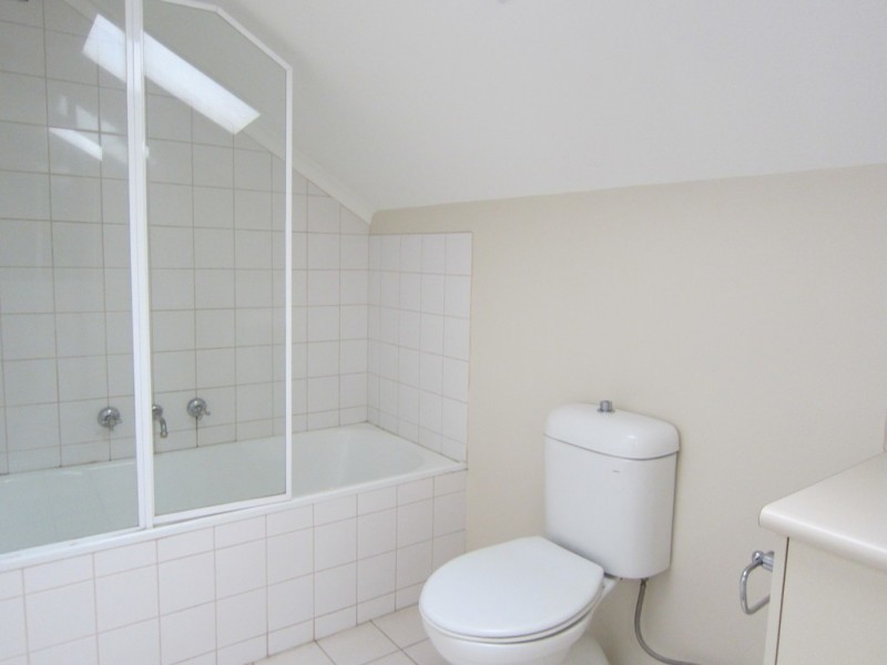 27 McNamara Mews, Kensington VIC 3031