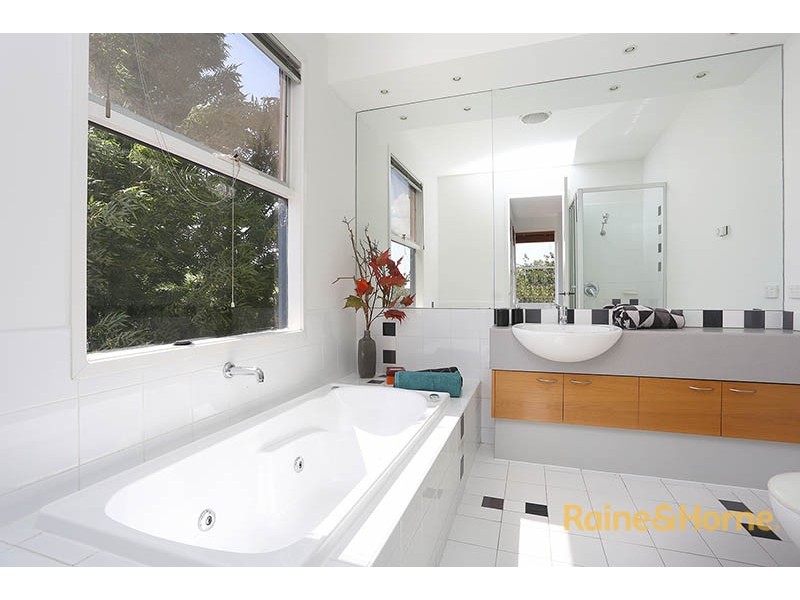 11 Frangipani Lane, Maribyrnong VIC 3032