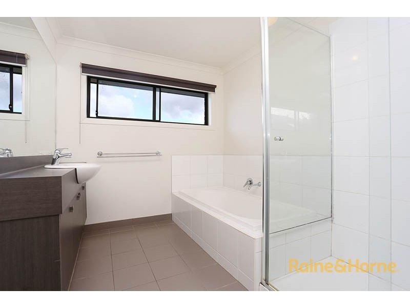 14 Grevillea Circuit, Maidstone VIC 3012