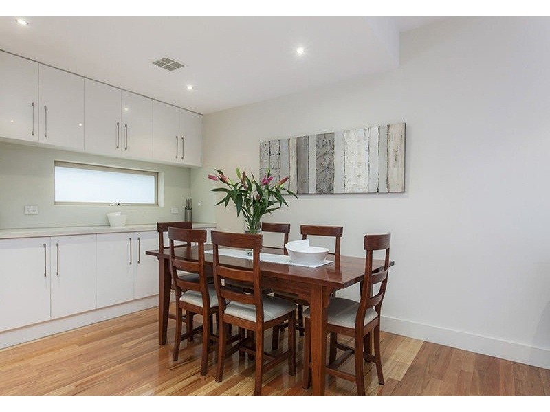 25 Lakeside Crescent, Maribyrnong VIC 3032