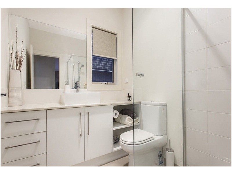 25 Lakeside Crescent, Maribyrnong VIC 3032