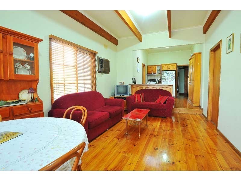 8 Rowe Street, Maribyrnong VIC 3032