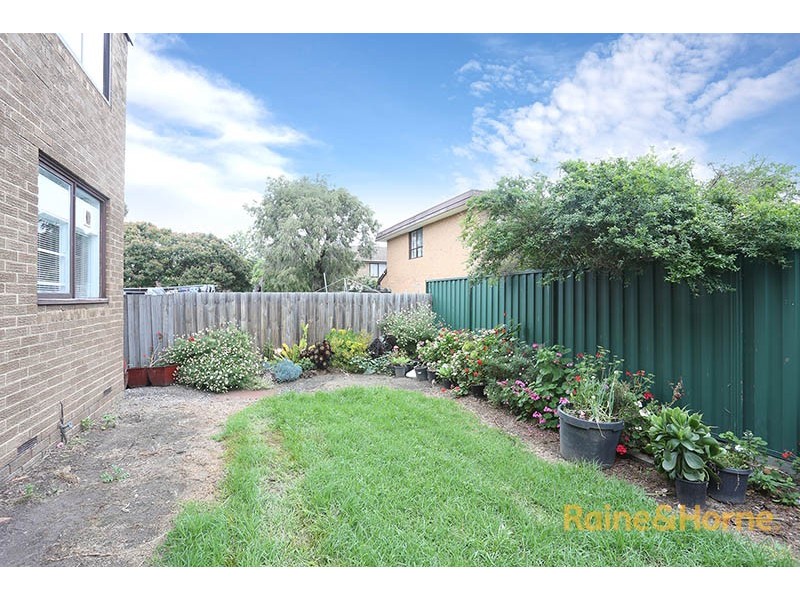 2/7-9 Eldridge Street, Footscray VIC 3011