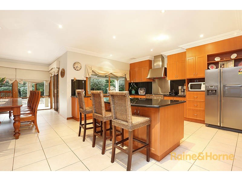 15 The Close, Caroline Springs VIC 3023