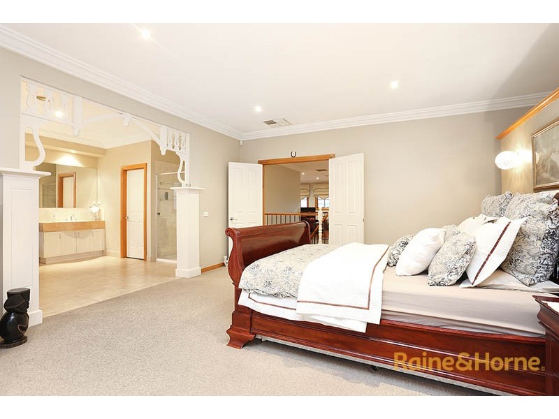 15 The Close, Caroline Springs VIC 3023