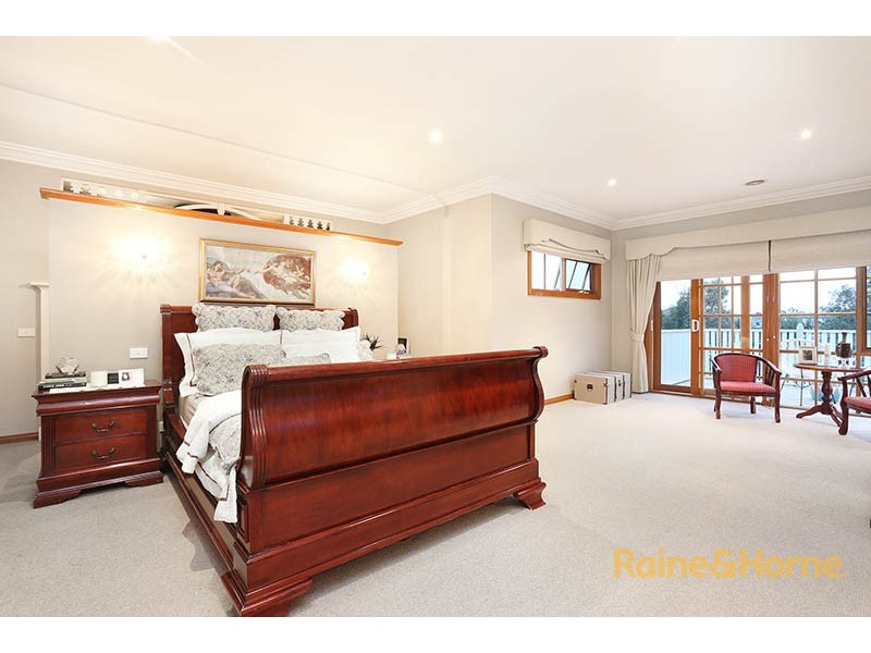 15 The Close, Caroline Springs VIC 3023