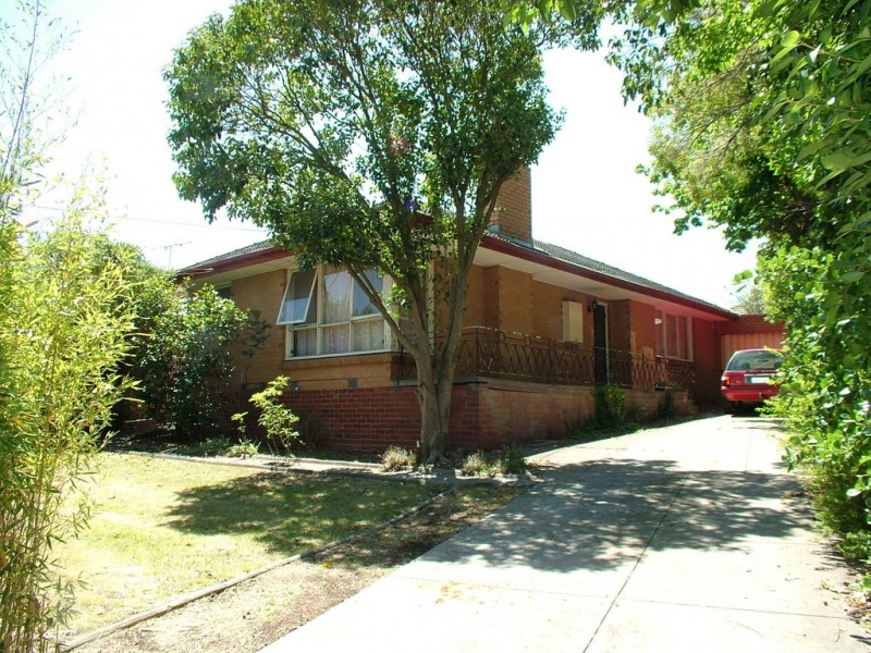 4 Ian Crescent, Airport West VIC 3042