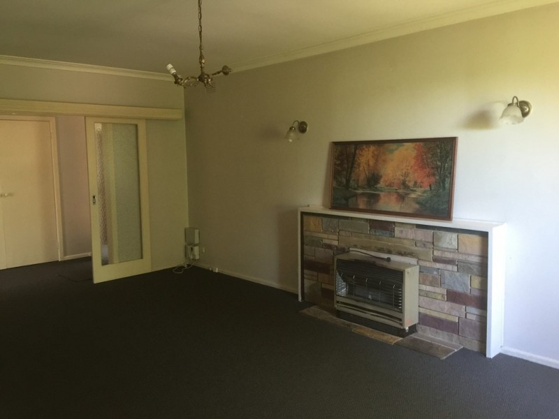 4 Ian Crescent, Airport West VIC 3042