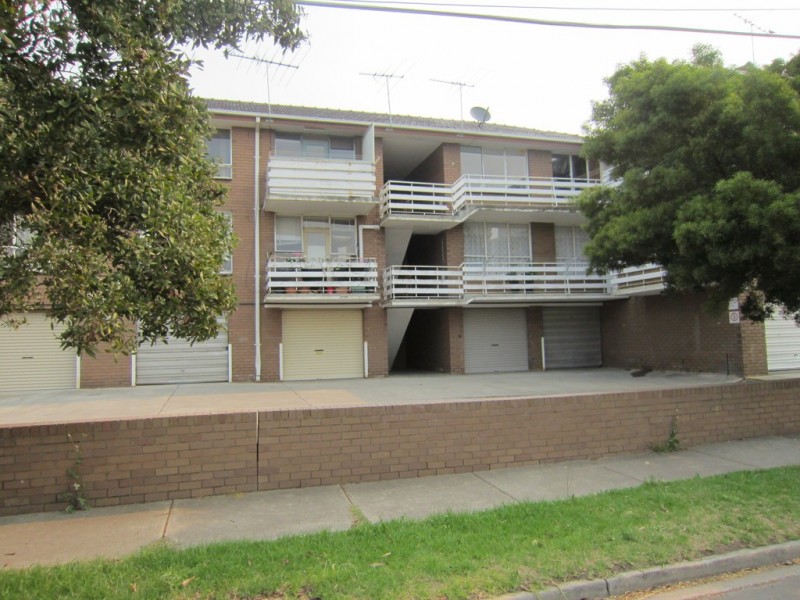 4/34 Hyde Street, Seddon VIC 3011
