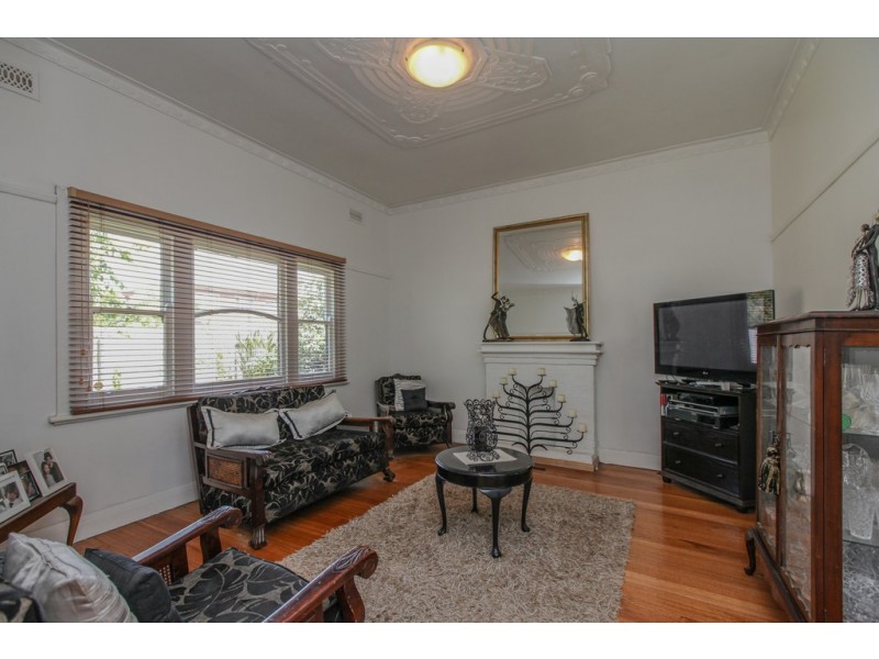 84 Raleigh Road, Maribyrnong VIC 3032