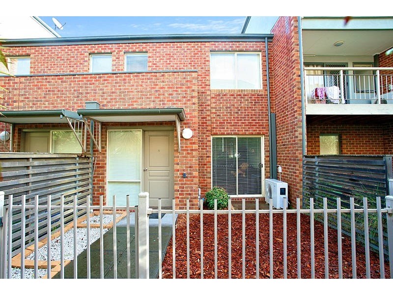 5 Rimfire Walk, Maribyrnong VIC 3032