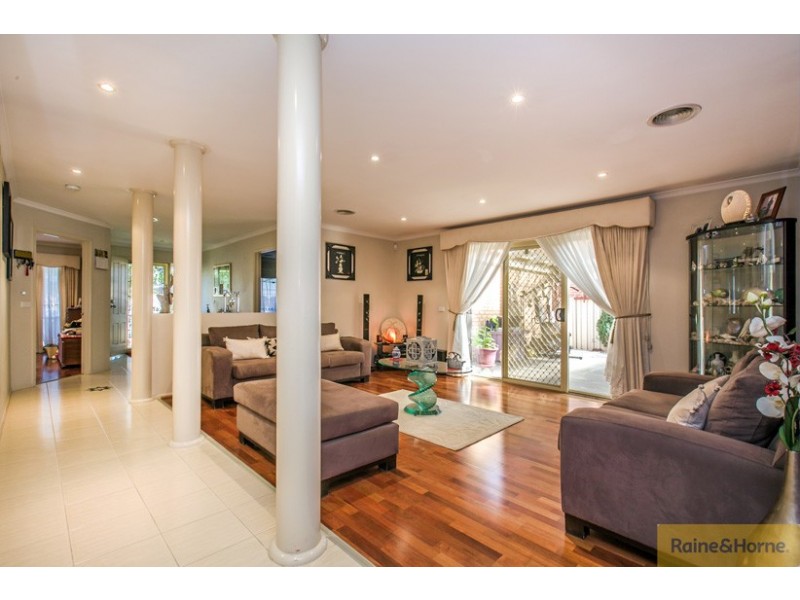 41 Edgbaston Parade, Caroline Springs VIC 3023