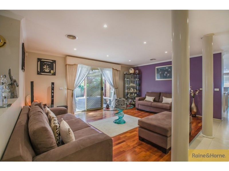 41 Edgbaston Parade, Caroline Springs VIC 3023
