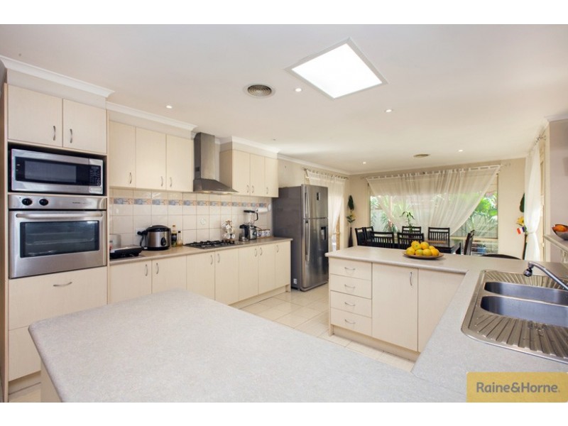 41 Edgbaston Parade, Caroline Springs VIC 3023