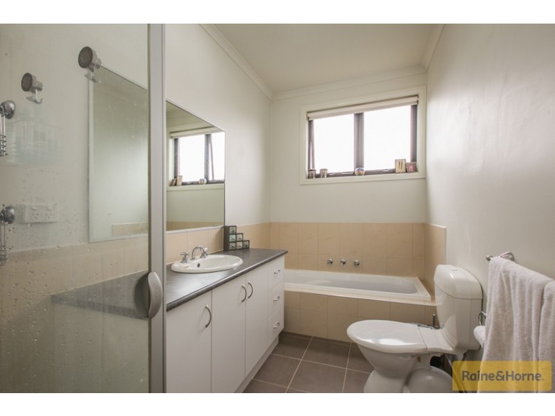 2/103 St Leonards Road, Ascot Vale VIC 3032