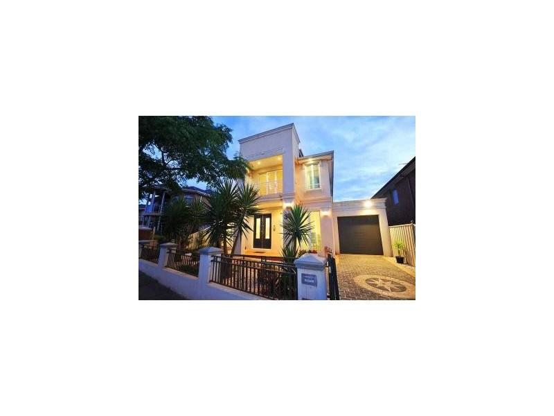 33 Cedar Drive, Maribyrnong VIC 3032