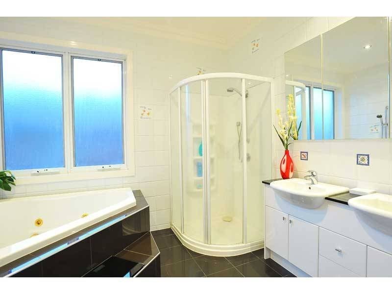 33 Cedar Drive, Maribyrnong VIC 3032