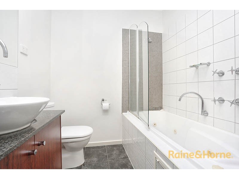 17 Ribbony Walk, Maribyrnong VIC 3032