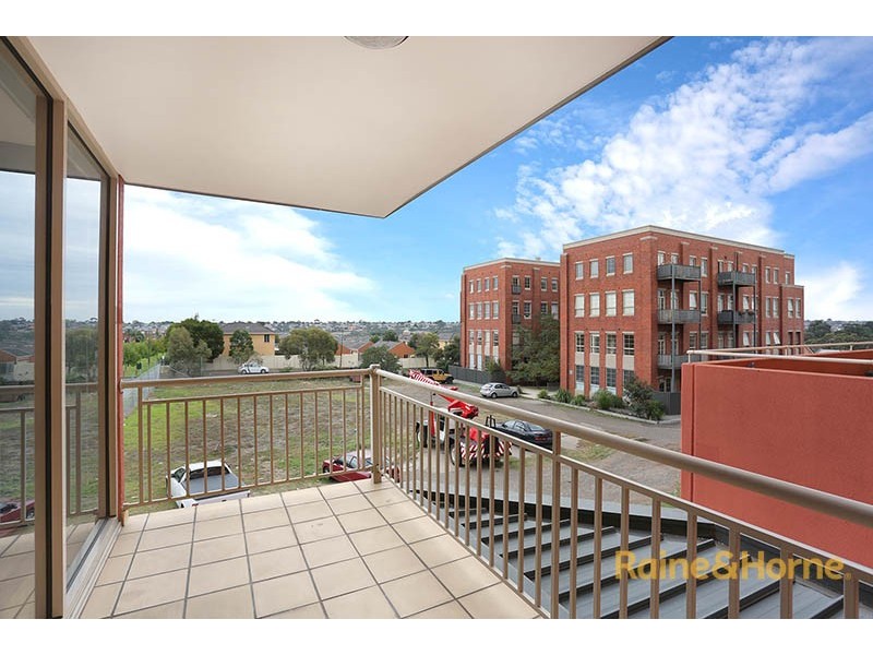 207/77 Village Way, Maribyrnong VIC 3032