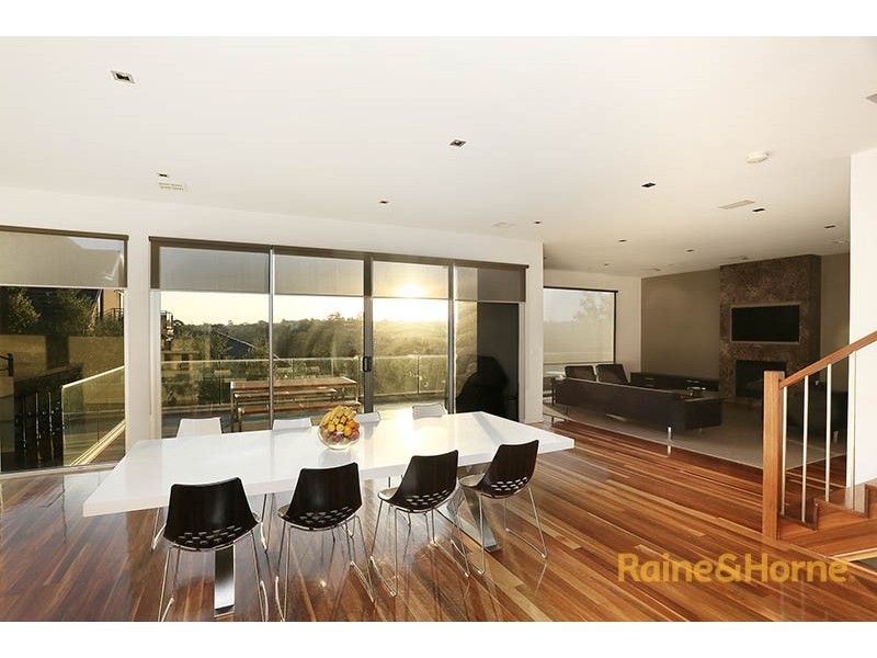 24 Saltwater Crescent, Maribyrnong VIC 3032