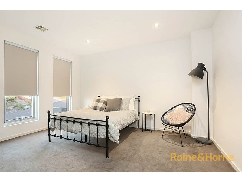 24 Saltwater Crescent, Maribyrnong VIC 3032