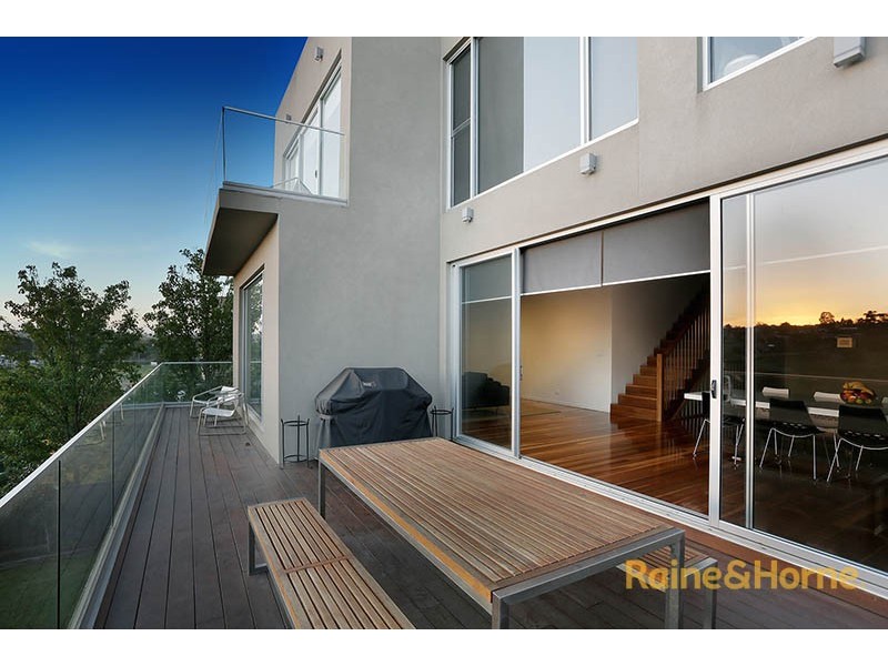 24 Saltwater Crescent, Maribyrnong VIC 3032