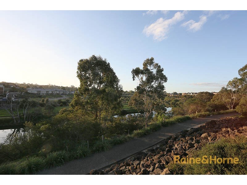 24 Saltwater Crescent, Maribyrnong VIC 3032