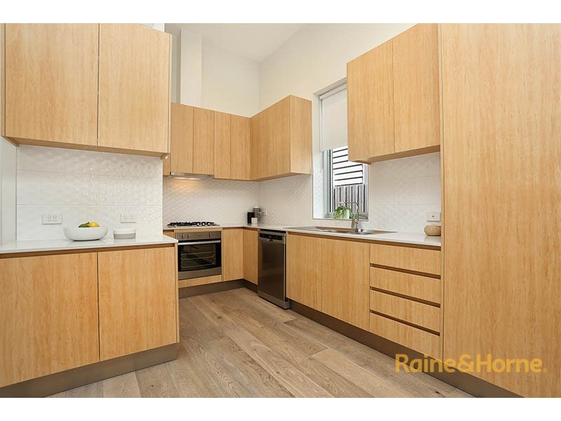 4 The Parade, Ascot Vale VIC 3032