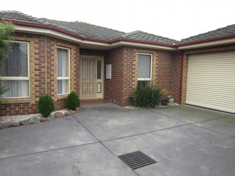 2/25 Gilbertson Street, Essendon VIC 3040