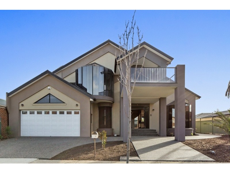 3 Murchison Avenue, Taylors Lakes VIC 3038