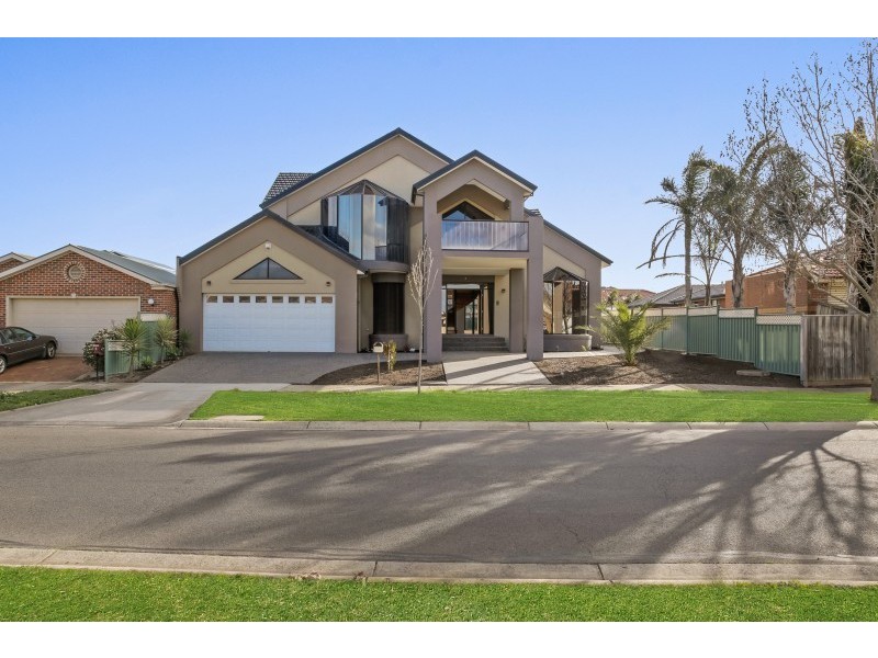 3 Murchison Avenue, Taylors Lakes VIC 3038