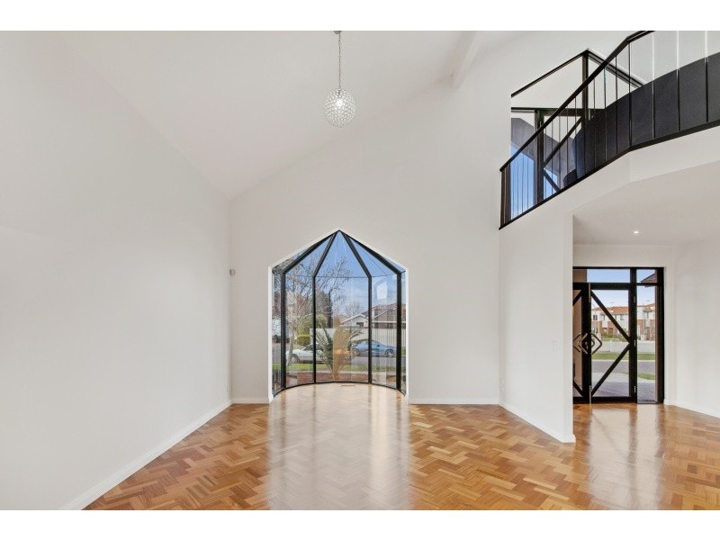 3 Murchison Avenue, Taylors Lakes VIC 3038